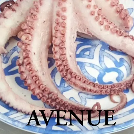 Avenue Hotel 2*